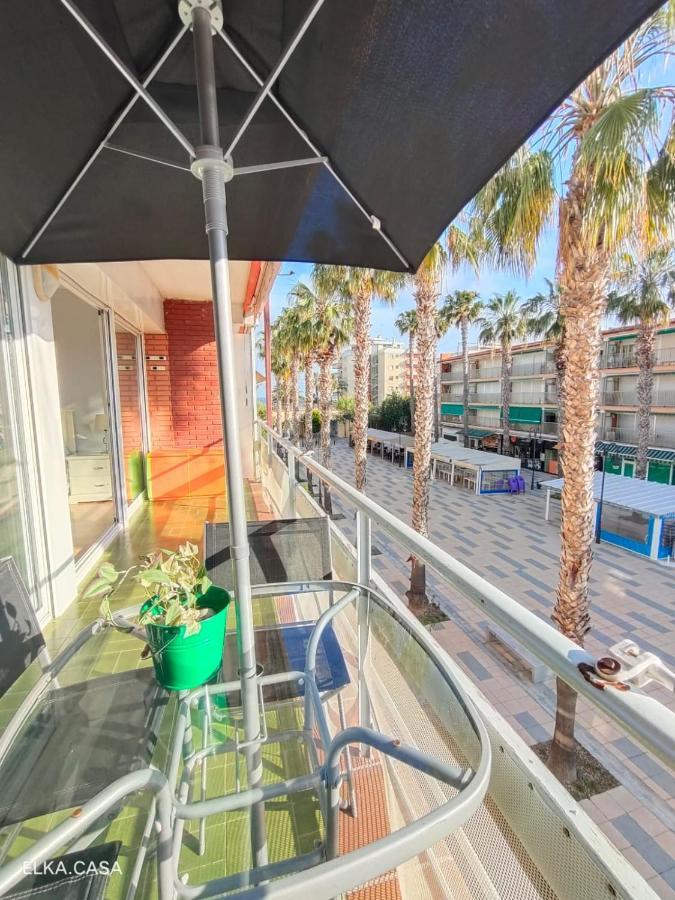 شقة Apartamento Muy Luminoso En Segunda Linea De Mar Roda de Bará المظهر الخارجي الصورة